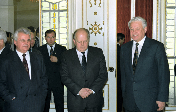 leonid_kravchuk_stanislav_shushkevich_i_boris_elcin.jpg