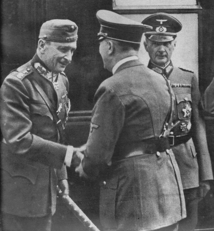 adolf_gitler_i_karl_mannergejm_na_vokzale_v_imatre._04.06.1942g._gitler_pribyl_na_prazdnovanie_75-letiya_mannergejma.jpg