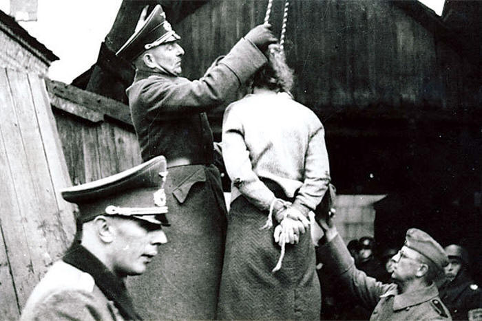 kazn_sovetskoj_devushki.jpg