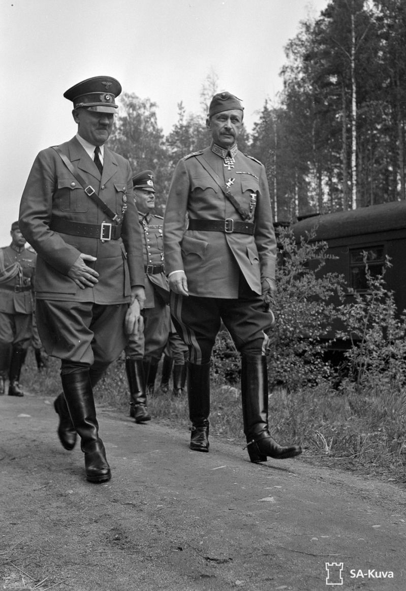 gitler_marshal_mannergejm_i_prezident_ryuti_v_imatre._04.06.1942g.2.jpg